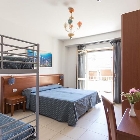 Hotel Abruzzo Пинето Экстерьер фото